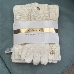 Calvin Klein Ivory Knit Accessory Set